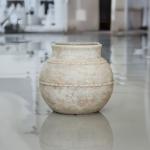 مركن أشجار فخار بيج صغير وودي