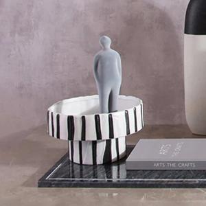 حامل ضيافة مخطط صغير وودي