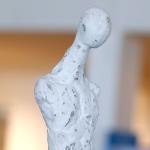 نولا تحفة ديكور بيضاء وودي