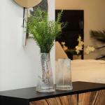 فازة زجاجية وودي