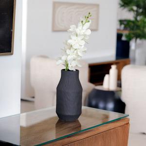 فازة سيراميك صغيرة باللون الاسود وودي