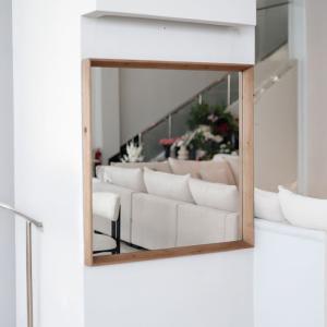 ميرا مرآة جدارية 100*100 سم وودي